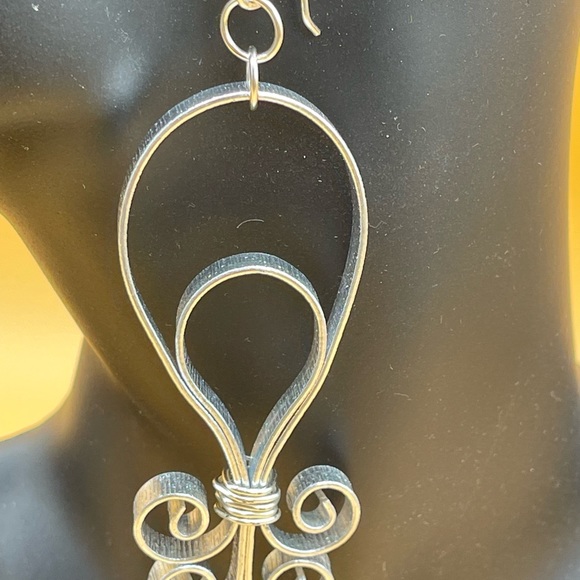 Handcrafted earrings - Picture 2 of 4